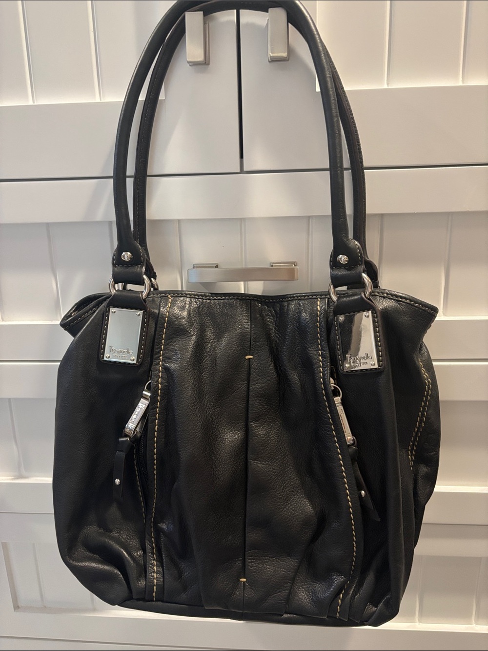 Tignanello Black Leather Shoulder Bag with Polished Hardware